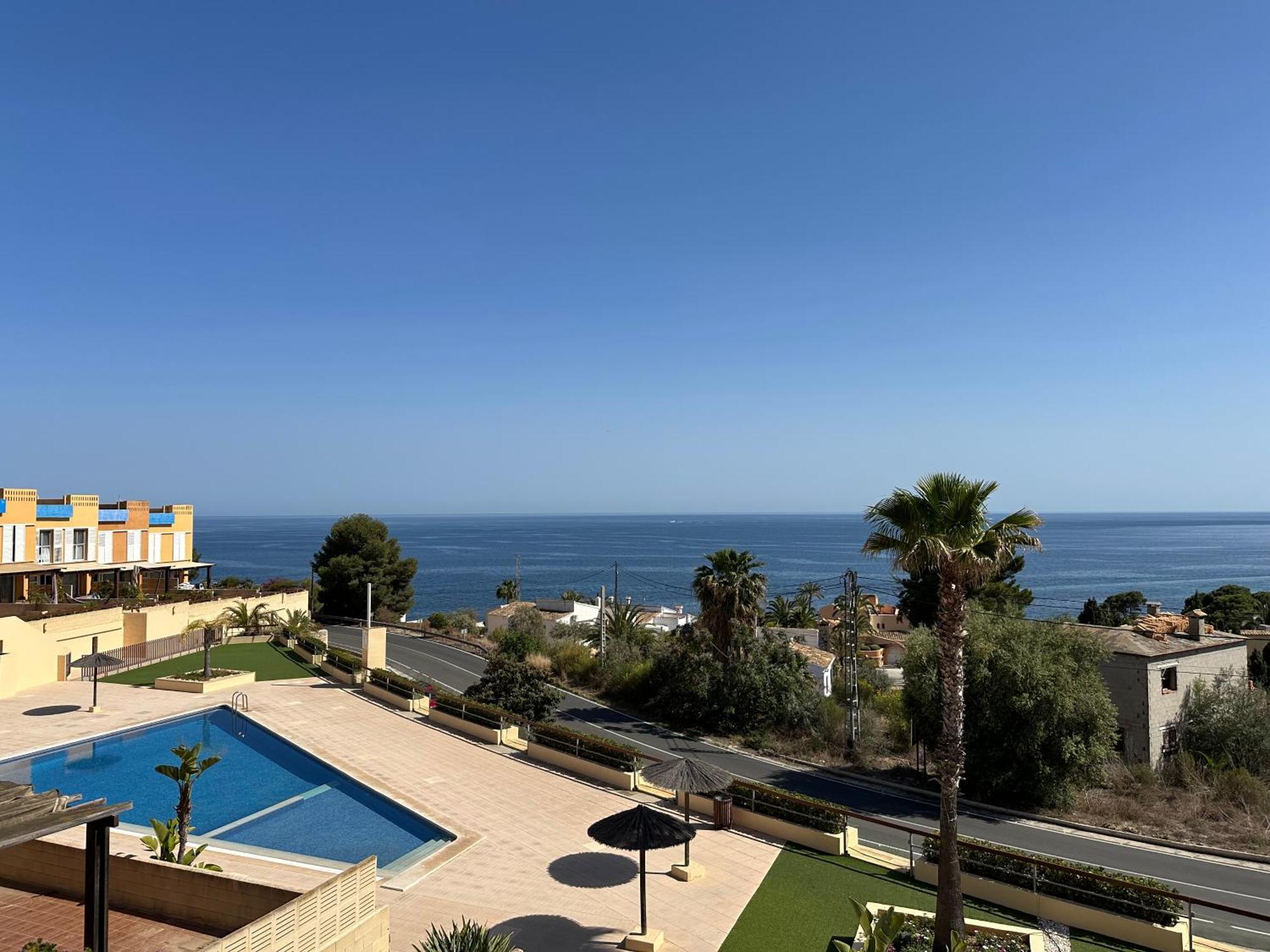 Chalet pareado con piscina y vistas al mar Calpe Exterior foto